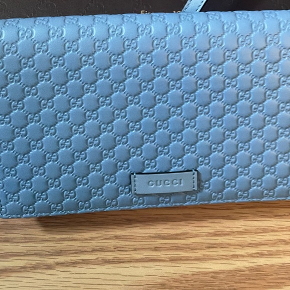 Authentic Gucci Microguccissima Wallet with Strap - Picture 4 of 8